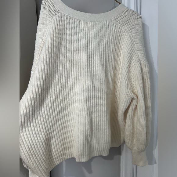 Cream cardigan with accent buttons, size large - Picture 3 of 5